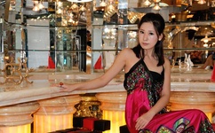 男人边吃奶边摸边做刺激情话